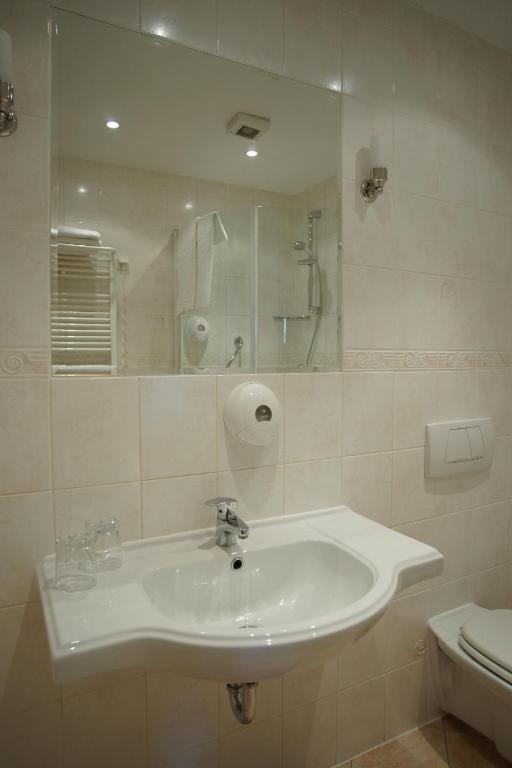 Hotel Grodzki Познан Стая снимка